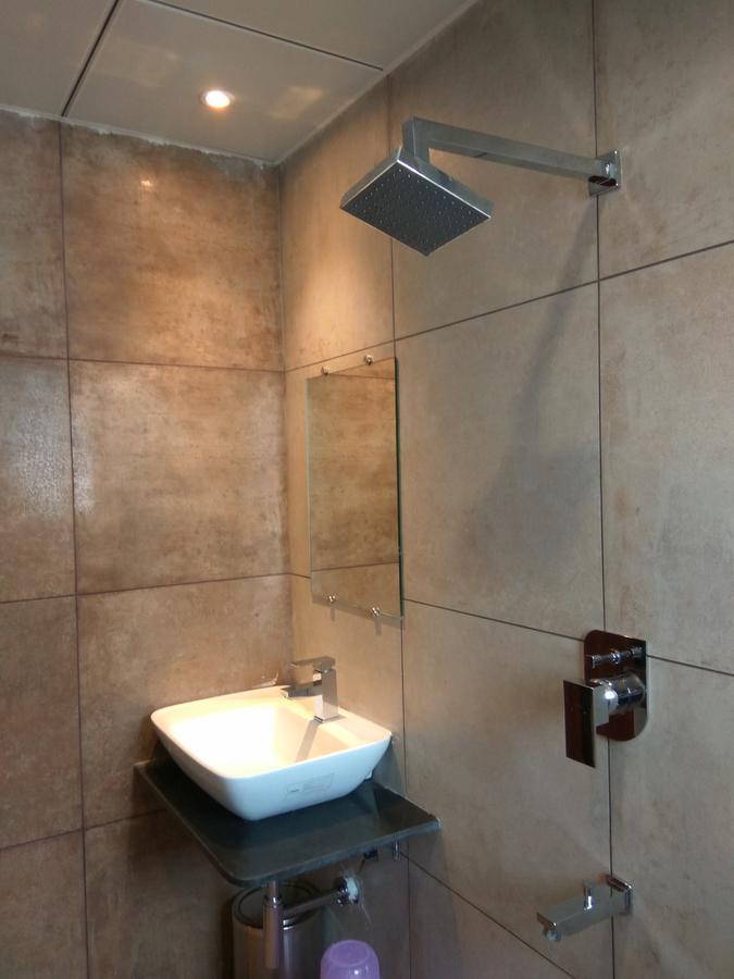 Manasi Inn Сатара Екстериор снимка